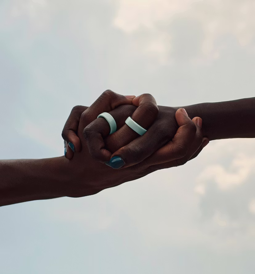 Oura Ring 4 Ceramic in Tide finish, product image